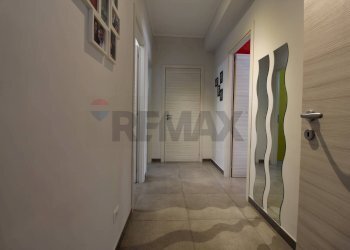 Hall / corridoio - Trilocale Viale Delle Medaglie D'oro
 
84, Catania - foto 18