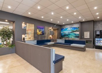 Ricezione / Lobby - Locale Commerciale via giuseppe toniolo
 
22-24, Caltagirone - foto 6