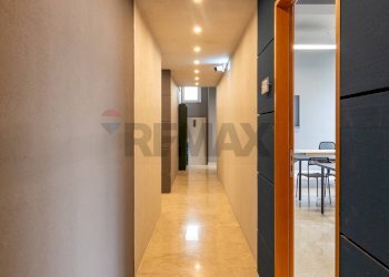 Hall / corridoio - Locale Commerciale via giuseppe toniolo
 
22-24, Caltagirone - foto 11