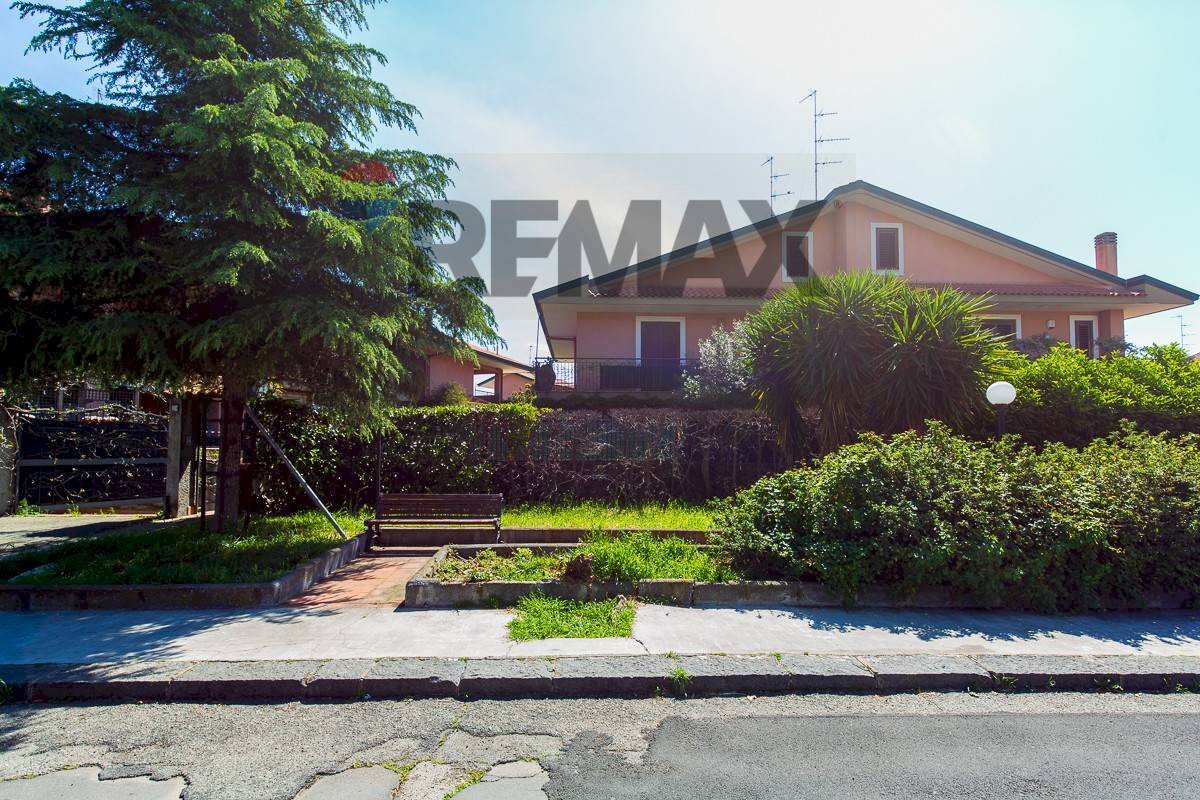 Casa all\'aperto - Semi-detached house Via Federico De Roberto
 
1/B, San Gregorio di Catania - photo 1
