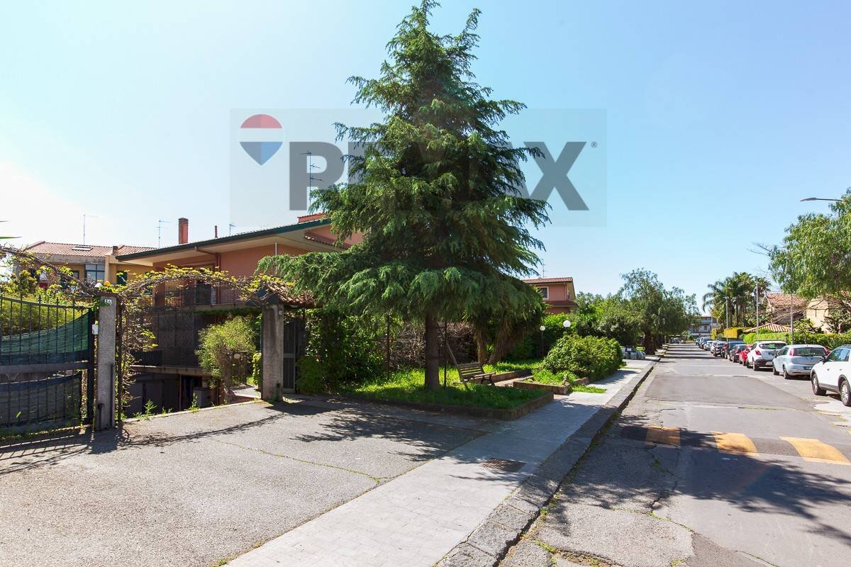 Edificio all\'aperto - Semi-detached house Via Federico De Roberto
 
1/B, San Gregorio di Catania - photo 2