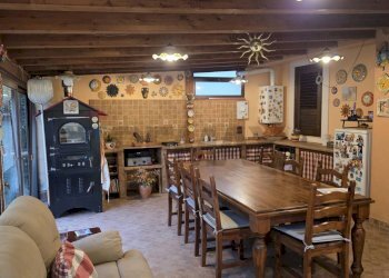 Sala da pranzo - Casa semi indipendente Via Federico De Roberto
 
1/B, San Gregorio di Catania - foto 57