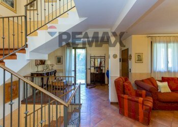 Scale - Casa semi indipendente Via Federico De Roberto
 
1/B, San Gregorio di Catania - foto 35