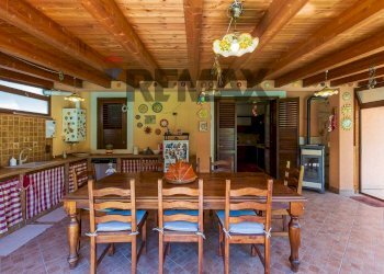 Sala da pranzo - Casa semi indipendente Via Federico De Roberto
 
1/B, San Gregorio di Catania - foto 45