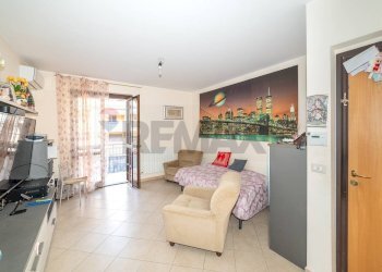 Soggiorno - Trilocale Via IV Novembre
 
138, Aci Catena - foto 2