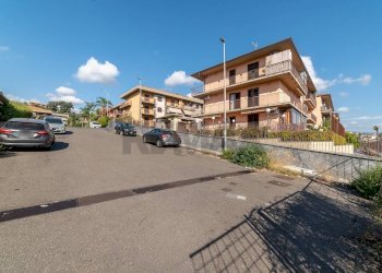 Edificio all\'aperto - Trilocale Via IV Novembre
 
138, Aci Catena - foto 19