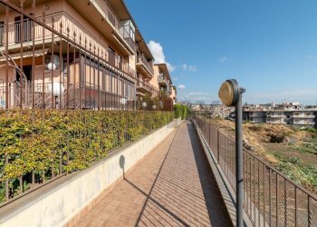 Edificio all\'aperto - Trilocale Via IV Novembre
 
138, Aci Catena - foto 23