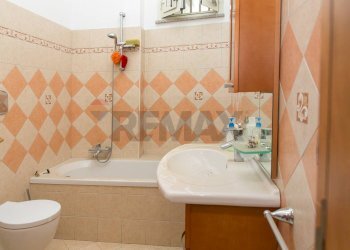 Bagno - Independent house Via Antonino Uccellatore
 
12/14/16, Bronte - photo 6