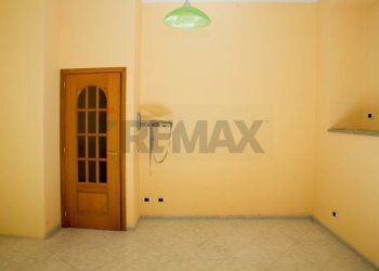 Stanza vuota - Independent house Via Antonino Uccellatore
 
12/14/16, Bronte - photo 8