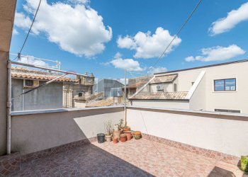 Terrazza - Casa indipendente via milazzo
 
16-18-20, Grammichele - foto 3