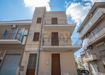 Edificio all\'aperto - Casa indipendente via milazzo
 
16-18-20, Grammichele - foto 14