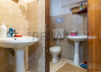 Bagno - Attività Commerciale Viale Libertà
 
126, Giarre - foto 8