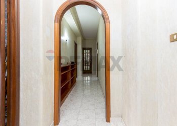 Hall / corridoio - Three-room apartment Viale Pietro Querini
 
20, Catania - photo 2