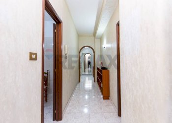 Hall / corridoio - Three-room apartment Viale Pietro Querini
 
20, Catania - photo 4