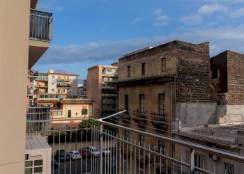 Edificio all\'aperto - Two-room apartment Via Eleonora D'angio'
 
59, Catania - photo 35