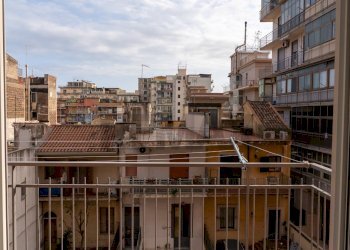 Edificio all\'aperto - Two-room apartment Via Eleonora D'angio'
 
59, Catania - photo 36