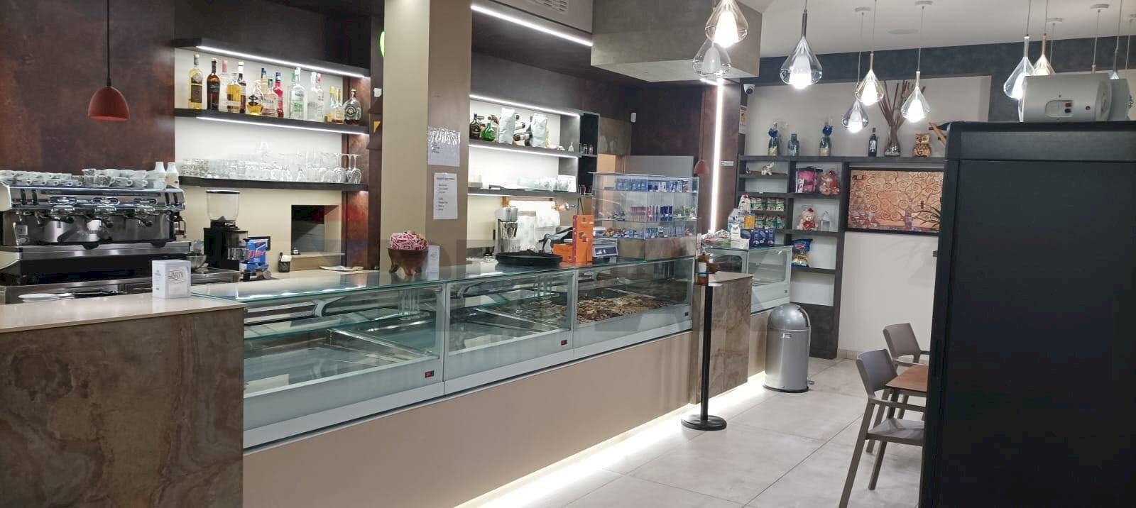Cucina - Cafeteria - Cold Bar via Umberto
 
32, Sant'Agata Li Battiati - photo 1