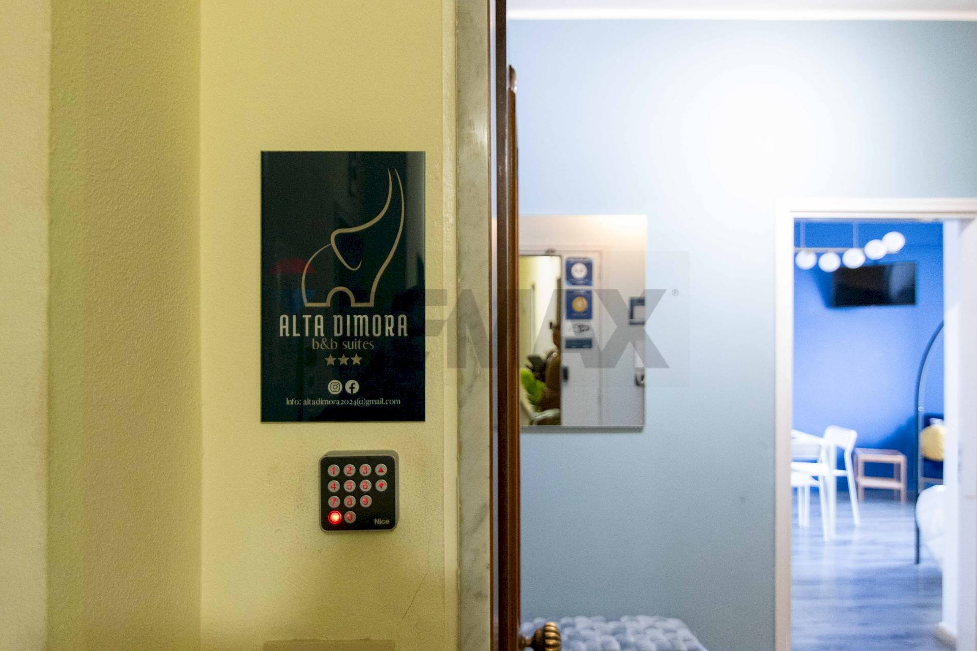 Hall / corridoio - Attività Commerciale Piazza Della Repubblica
 
31, Catania - foto 1