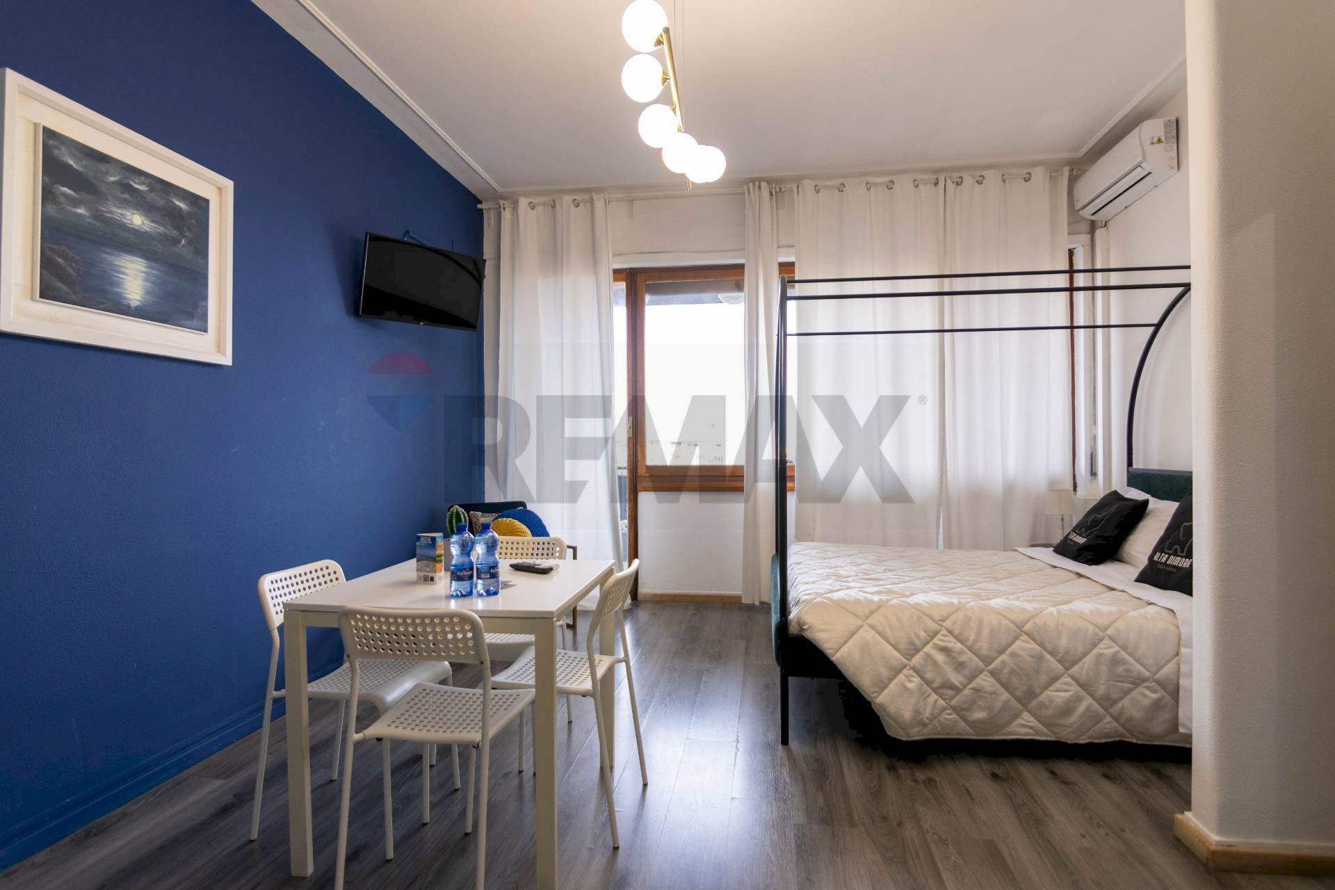 Camera / camera da letto - Attività Commerciale Piazza Della Repubblica
 
31, Catania - foto 3