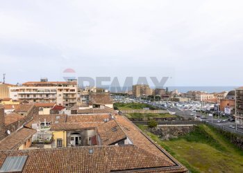 Edificio all\'aperto - Attività Commerciale Piazza Della Repubblica
 
31, Catania - foto 5
