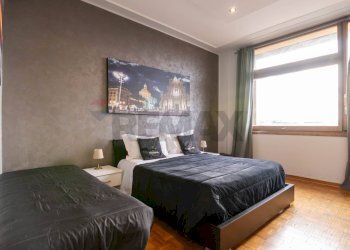 Camera / camera da letto - Attività Commerciale Piazza Della Repubblica
 
31, Catania - foto 13