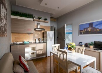 Sala da pranzo - Attività Commerciale Piazza Della Repubblica
 
31, Catania - foto 16