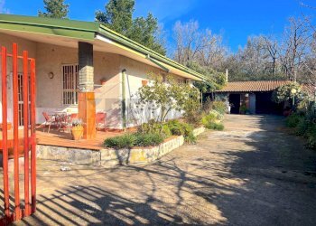 Casa all\'aperto - Villa Via Rosario Livatino
 
38, Pedara - foto 1