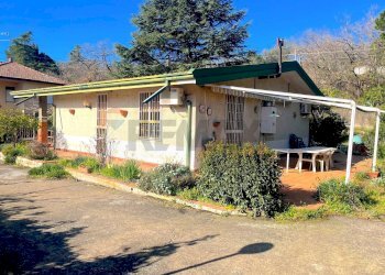 Casa all\'aperto - Villa Via Rosario Livatino
 
38, Pedara - foto 20