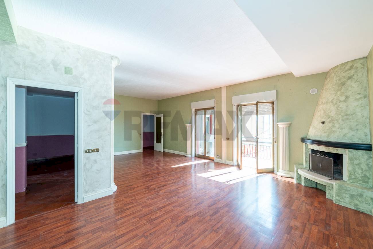 Stanza vuota - Trilocale Viale Papa Giovanni XXIII
 
34, Camporotondo Etneo - foto 1