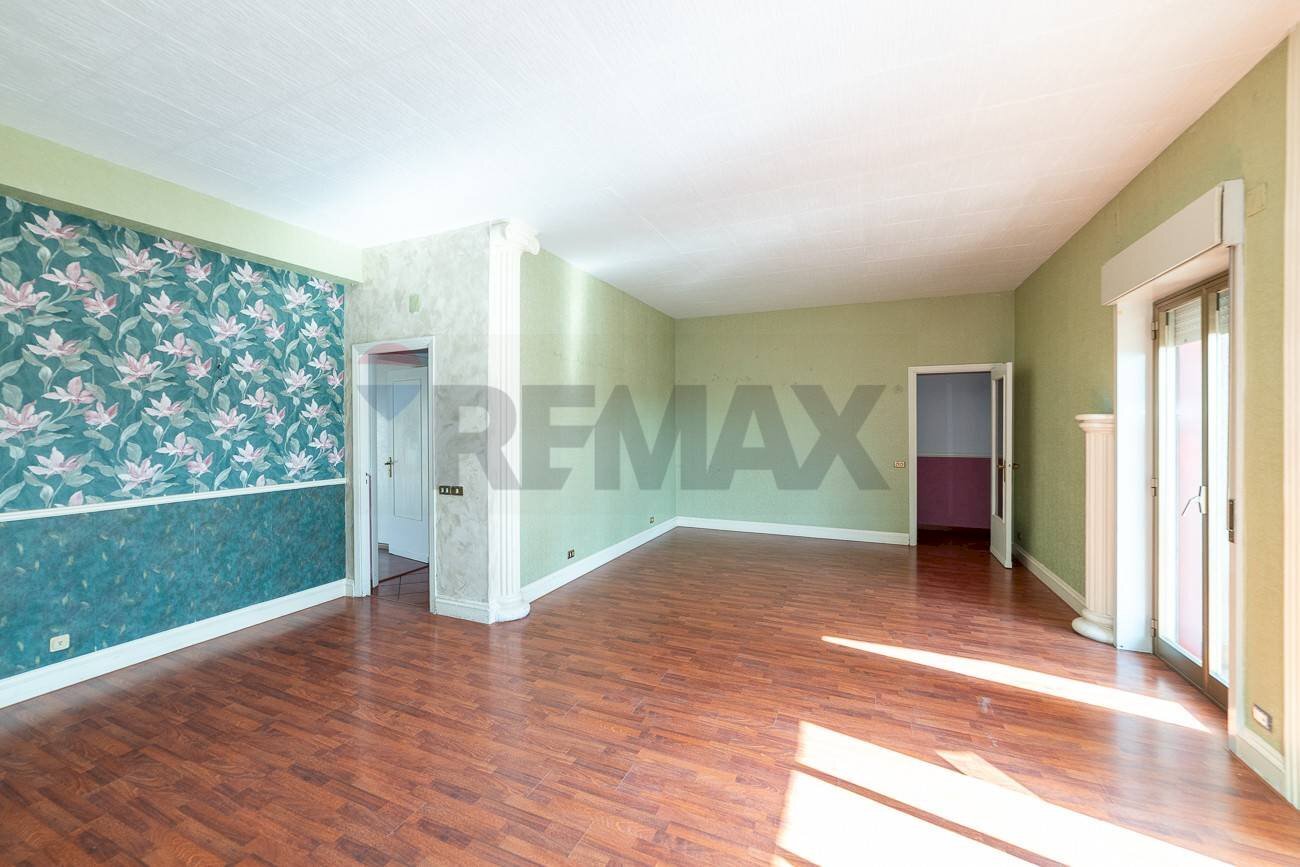 Stanza vuota - Trilocale Viale Papa Giovanni XXIII
34, Camporotondo Etneo - foto 2