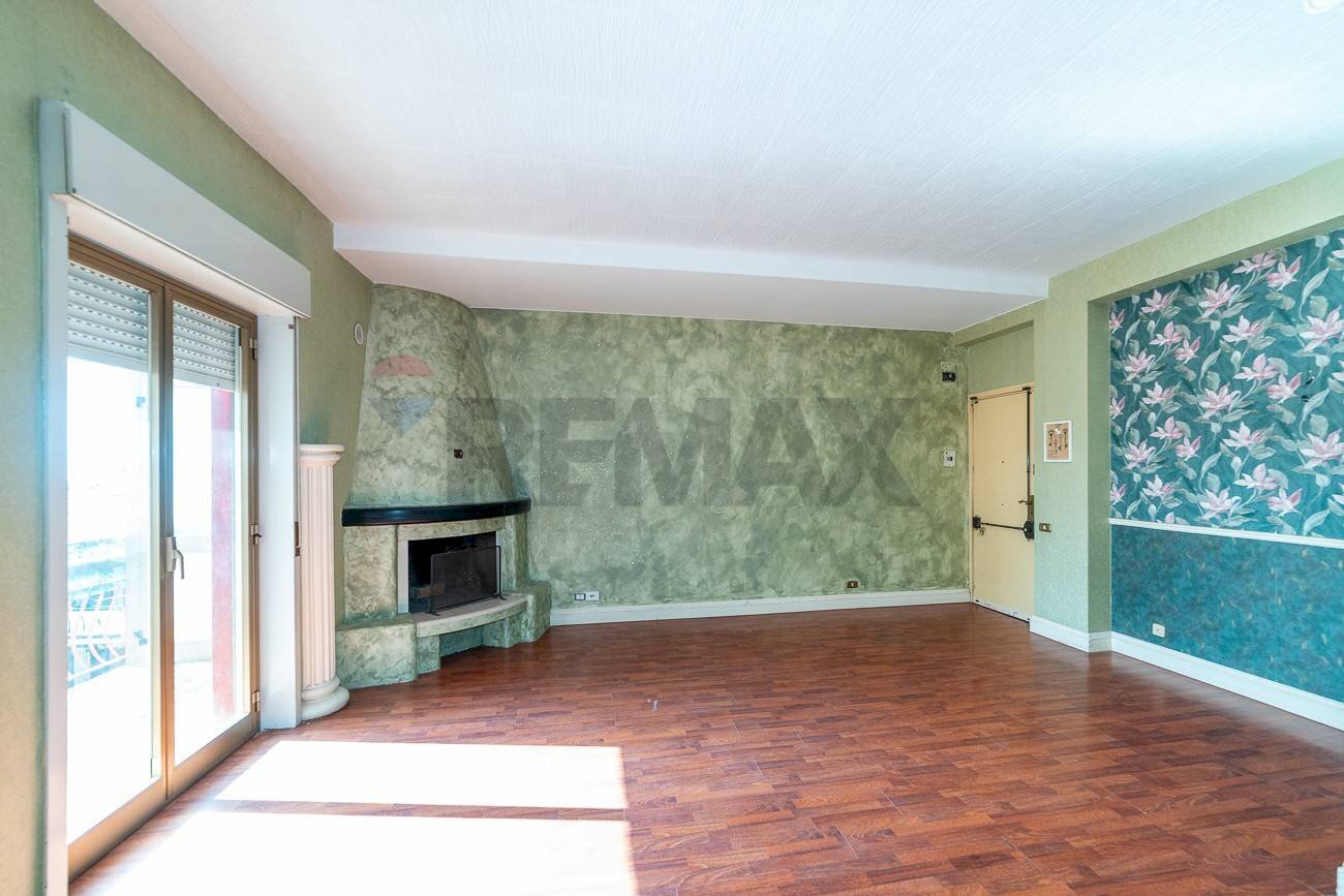 Stanza vuota - Trilocale Viale Papa Giovanni XXIII
34, Camporotondo Etneo - foto 3