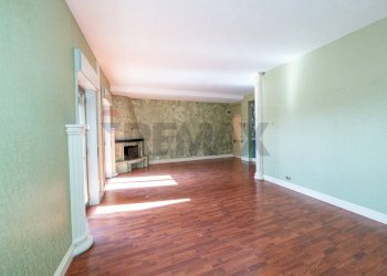 Stanza vuota - Trilocale Viale Papa Giovanni XXIII
 
34, Camporotondo Etneo - foto 4