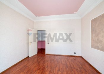 Stanza vuota - Trilocale Viale Papa Giovanni XXIII
 
34, Camporotondo Etneo - foto 8