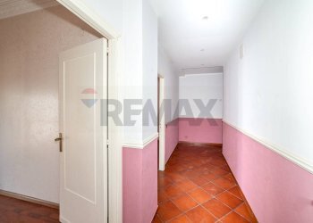 Hall / corridoio - Trilocale Viale Papa Giovanni XXIII
 
34, Camporotondo Etneo - foto 9