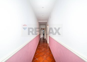 Hall / corridoio - Trilocale Viale Papa Giovanni XXIII
 
34, Camporotondo Etneo - foto 14