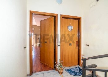 Hall / corridoio - Trilocale Viale Papa Giovanni XXIII
 
34, Camporotondo Etneo - foto 23