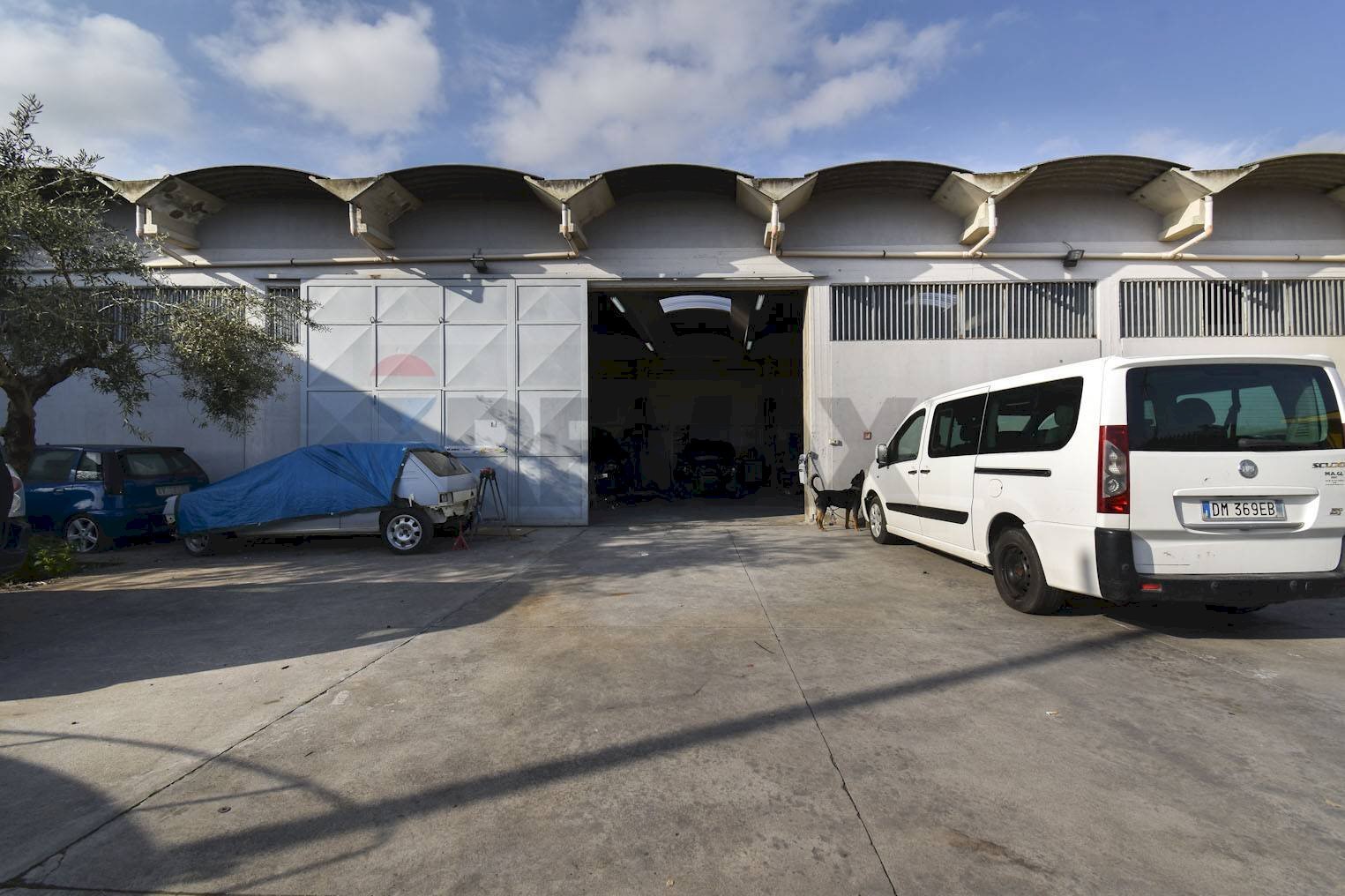 Edificio all\'aperto - Capannone luigi capuana
 
30, Camporotondo Etneo - foto 1