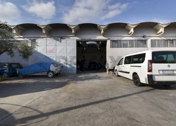 Edificio all\'aperto - Capannone luigi capuana
30, Camporotondo Etneo - foto 1