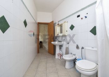Bagno - Capannone luigi capuana
30, Camporotondo Etneo - foto 28