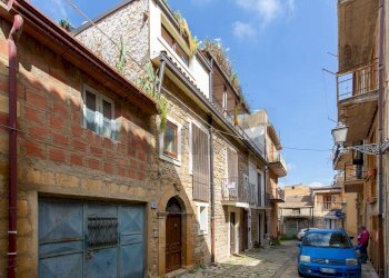 Edificio all\'aperto - Casa indipendente via chiesa vecchia
 
28, Barrafranca - foto 45