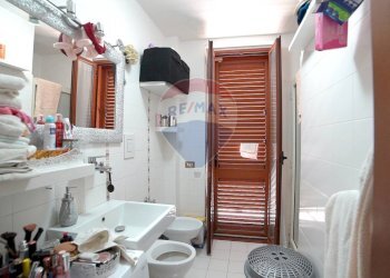 Bagno - Quadrilocale Via Enrico Toti
 
37, Motta Sant'Anastasia - foto 13