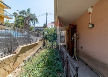 Terrazza - Quadrilocale Via Enrico Toti
 
37, Motta Sant'Anastasia - foto 16