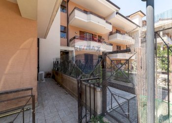 Edificio all\'aperto - Quadrilocale Via Enrico Toti
 
37, Motta Sant'Anastasia - foto 17