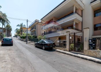 Edificio all\'aperto - Quadrilocale Via Enrico Toti
 
37, Motta Sant'Anastasia - foto 35