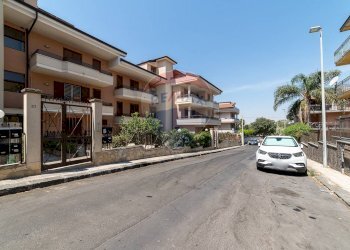 Edificio all\'aperto - Quadrilocale Via Enrico Toti
 
37, Motta Sant'Anastasia - foto 36