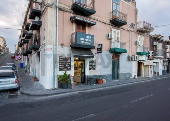 Edificio all\'aperto - Attività Commerciale Via Domenico Tempio
24, Catania - foto 4