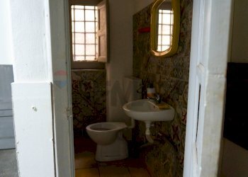 Bagno - Attività Commerciale Via Plebiscito
 
869, Catania - foto 14