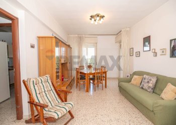 Sala da pranzo - Quadrilocale Via Fisicara
 
33, Caltagirone - foto 5