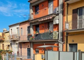 Edificio all\'aperto - Casa semi indipendente Via Fiume
 
21/23, Catania - foto 1