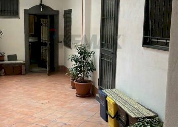 Terrazza - Casa semi indipendente Via Fiume
 
21/23, Catania - foto 2